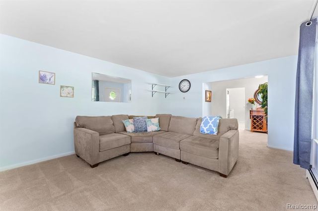 9144 Walnut Drive, Whitmore Lake, MI 48189