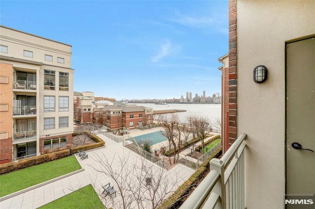 26 AVE AT PORT IMPERIAL 309, West New York, NJ 07093