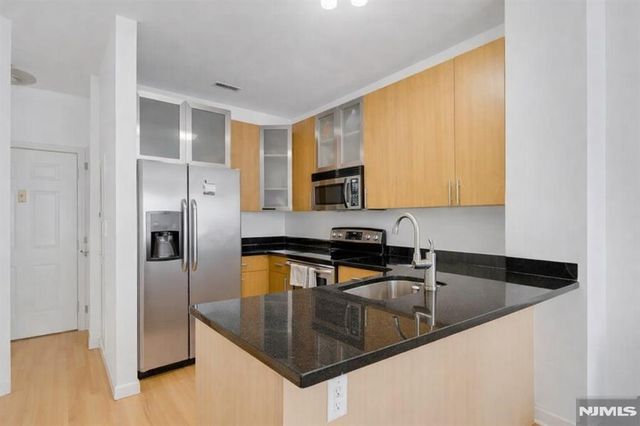 26 AVE AT PORT IMPERIAL 309, West New York, NJ 07093