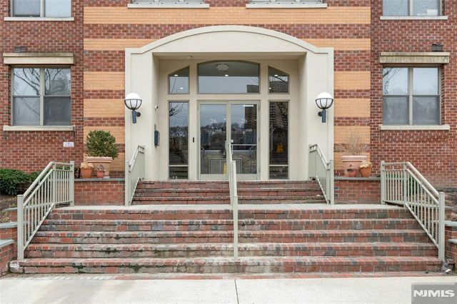 26 AVE AT PORT IMPERIAL 309, West New York, NJ 07093