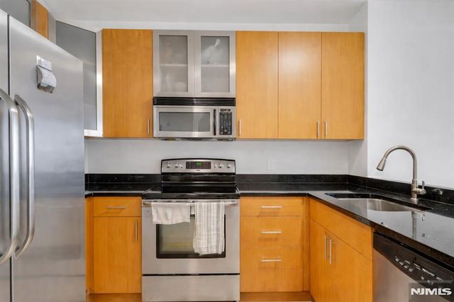 26 AVE AT PORT IMPERIAL 309, West New York, NJ 07093