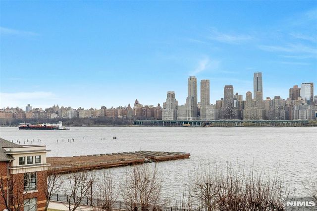 26 AVE AT PORT IMPERIAL 309, West New York, NJ 07093