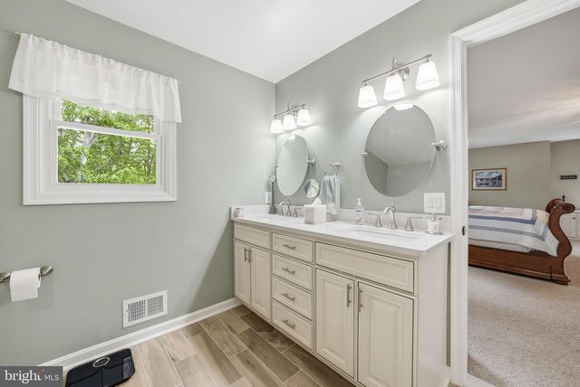 5750 LAUREL GLEN CT, Manassas, VA 20112
