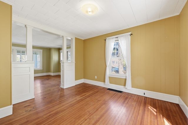 63 Lilly St, Northampton, MA 01062