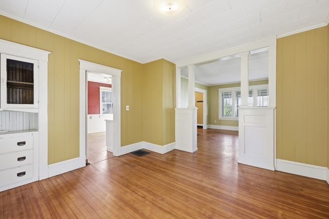 63 Lilly St, Northampton, MA 01062