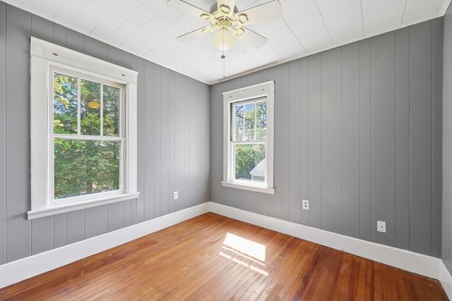 63 Lilly St, Northampton, MA 01062