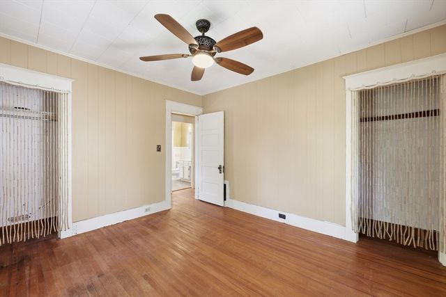 63 Lilly St, Northampton, MA 01062