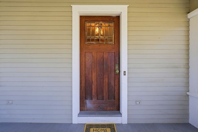 63 Lilly St, Northampton, MA 01062