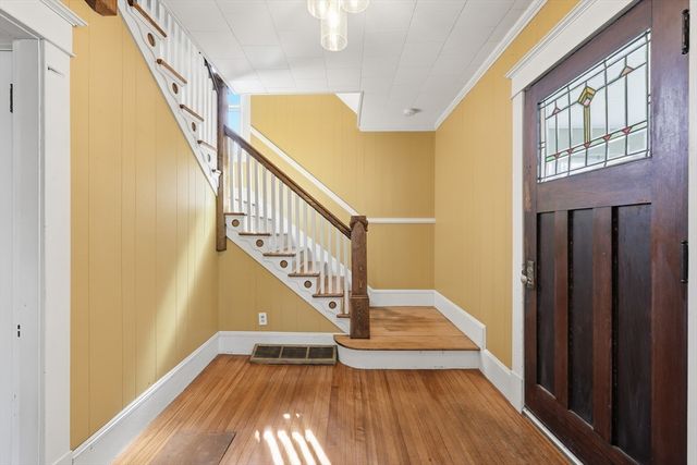 63 Lilly St, Northampton, MA 01062