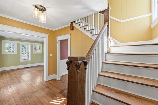 63 Lilly St, Northampton, MA 01062