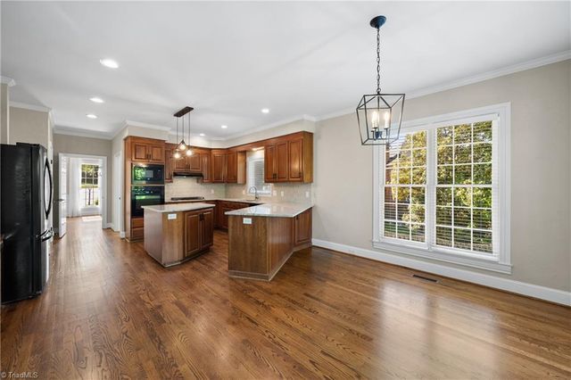 1004 Blakeford Court, Winston-salem, NC 27106