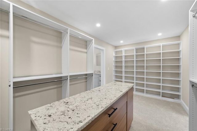 1004 Blakeford Court, Winston-salem, NC 27106