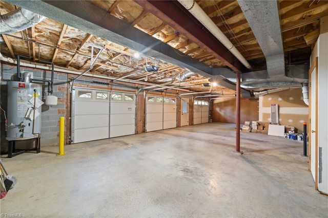 1004 Blakeford Court, Winston-salem, NC 27106