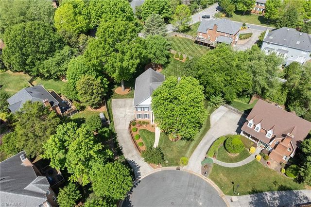 1004 Blakeford Court, Winston-salem, NC 27106