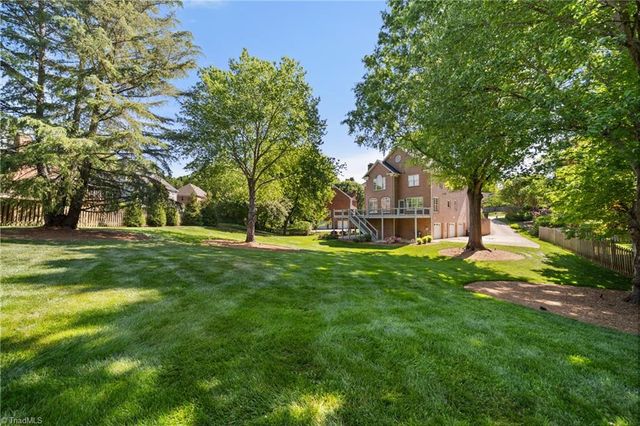 1004 Blakeford Court, Winston-salem, NC 27106