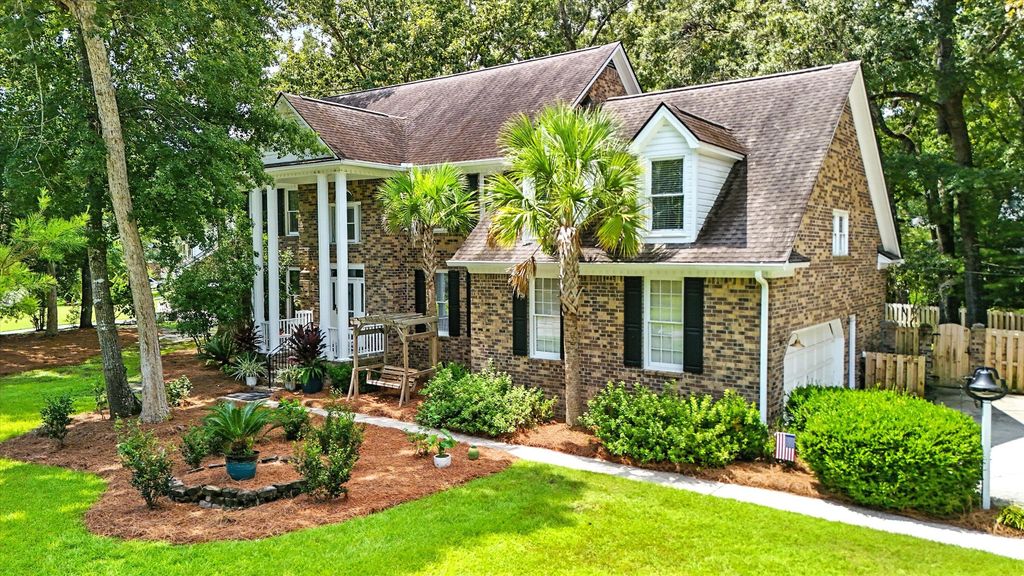 123 Huckleberry Lane, Summerville, SC 29485