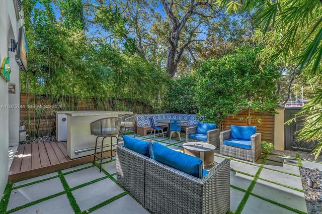 7440 SW 56th Ct, Miami, FL 33143