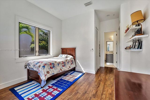 7440 SW 56th Ct, Miami, FL 33143