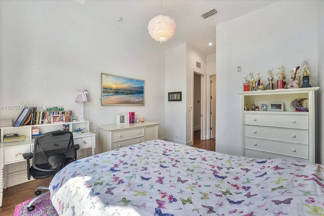 7440 SW 56th Ct, Miami, FL 33143