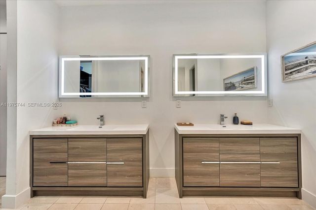 7440 SW 56th Ct, Miami, FL 33143