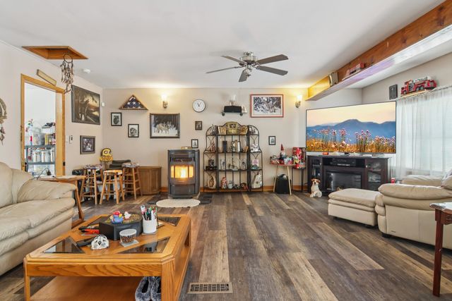 327 Hickory Avenue, Romeoville, IL 60446