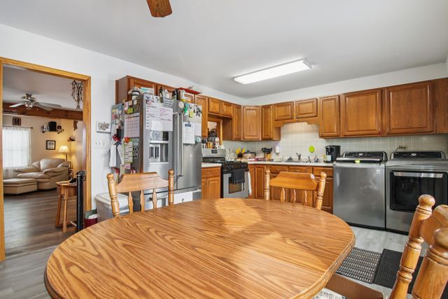 327 Hickory Avenue, Romeoville, IL 60446