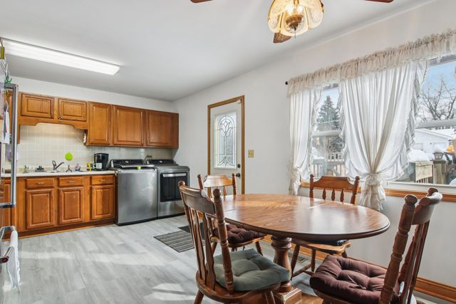 327 Hickory Avenue, Romeoville, IL 60446