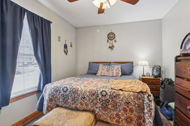 327 Hickory Avenue, Romeoville, IL 60446