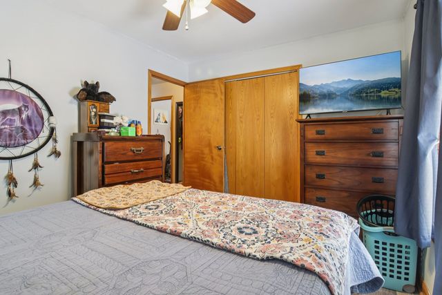 327 Hickory Avenue, Romeoville, IL 60446