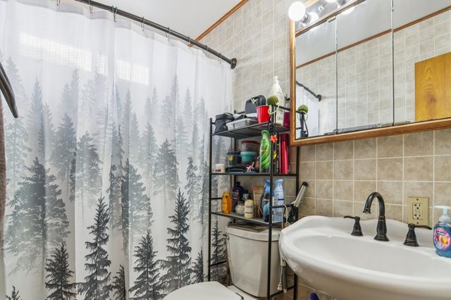 327 Hickory Avenue, Romeoville, IL 60446