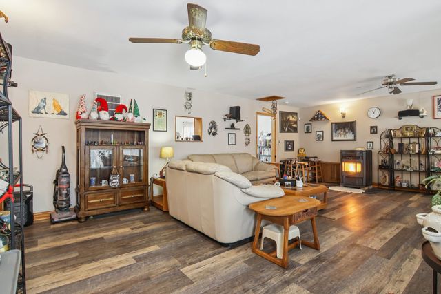 327 Hickory Avenue, Romeoville, IL 60446