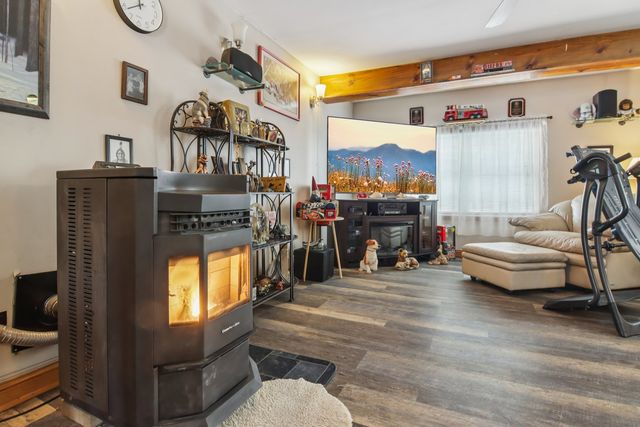 327 Hickory Avenue, Romeoville, IL 60446