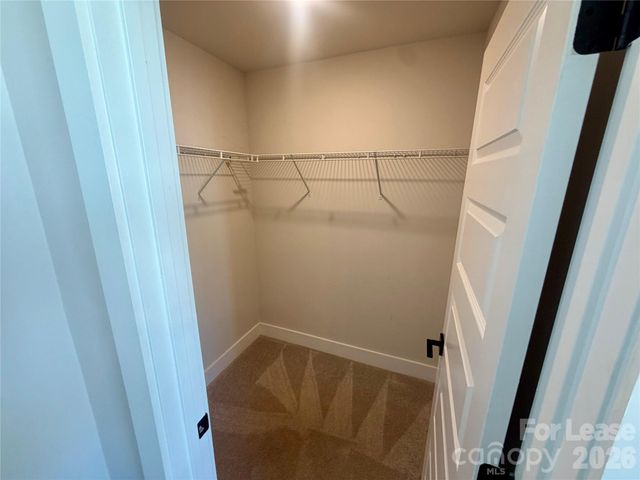 566 W End Drive, Charlotte, NC 28208