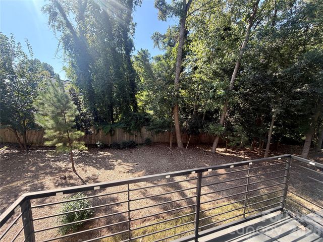 566 W End Drive, Charlotte, NC 28208