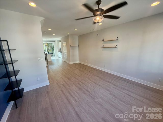 566 W End Drive, Charlotte, NC 28208