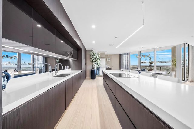 851 NE 1st Ave 5312, Miami, FL 33132