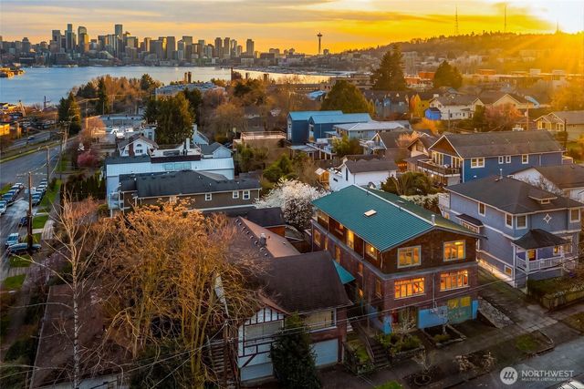 2117 N 36th Street, Seattle, WA 98103