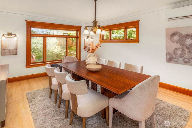 2117 N 36th Street, Seattle, WA 98103