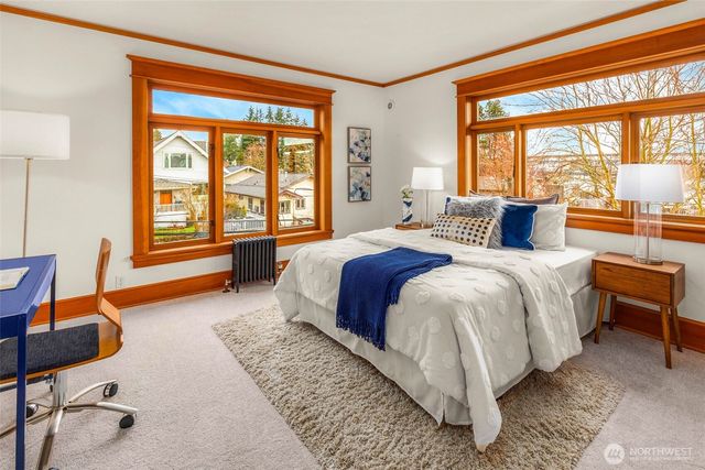2117 N 36th Street, Seattle, WA 98103