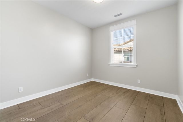 28661 Jardineras, Valencia, CA 91354