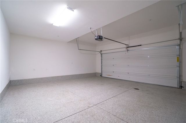 28661 Jardineras, Valencia, CA 91354