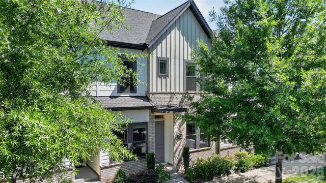 6318 Southgrove Street, Charlotte, NC 28277