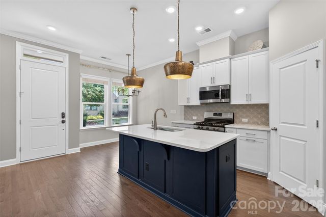 6318 Southgrove Street, Charlotte, NC 28277