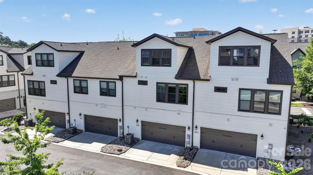6318 Southgrove Street, Charlotte, NC 28277