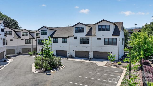 6318 Southgrove Street, Charlotte, NC 28277