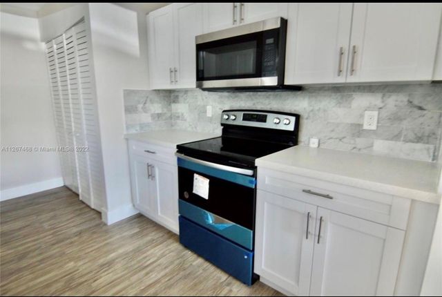 2223 Hope Street, Hollywood, FL 33020