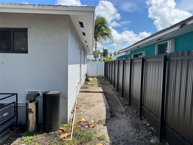 2223 Hope Street, Hollywood, FL 33020