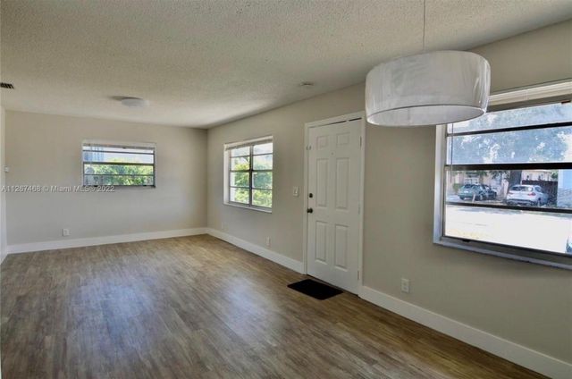 2223 Hope Street, Hollywood, FL 33020