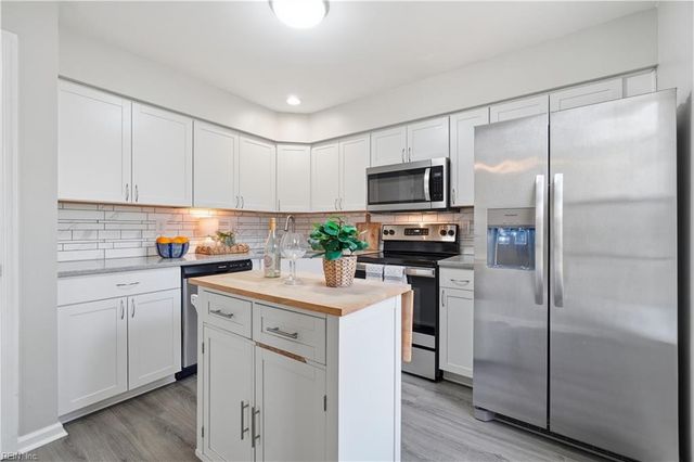 704 Inlet Quay Apt J, Chesapeake, VA 23320