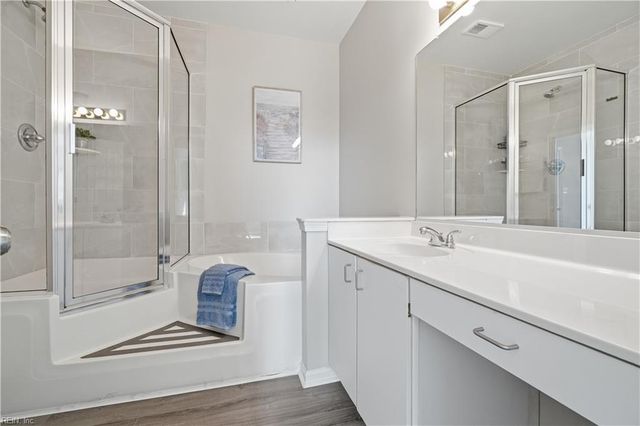 704 Inlet Quay Apt J, Chesapeake, VA 23320